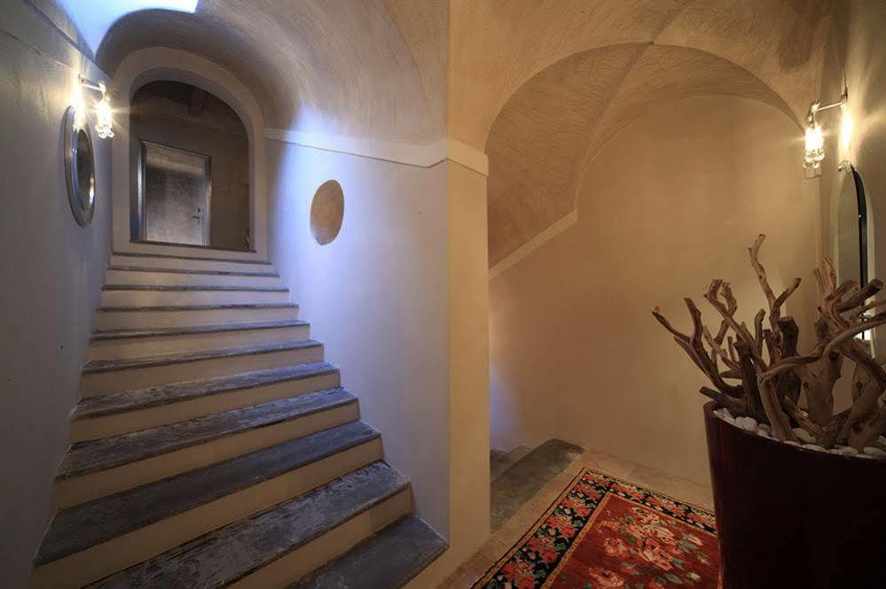 Hotel Residenza La Ceramica Фабриано Екстериор снимка