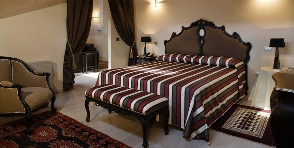 Hotel Residenza La Ceramica Фабриано Екстериор снимка